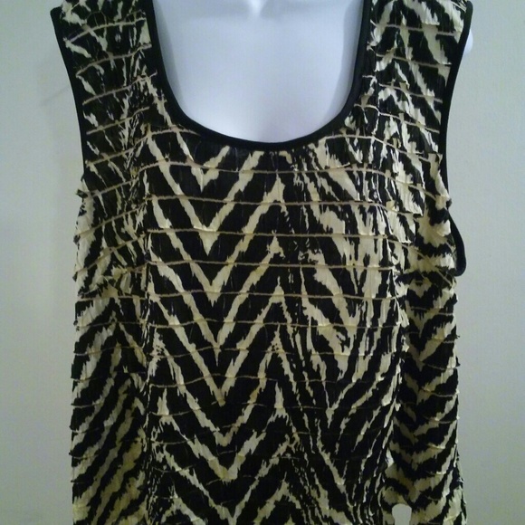 K Woman Collection Shell Blouse - Picture 2 of 8